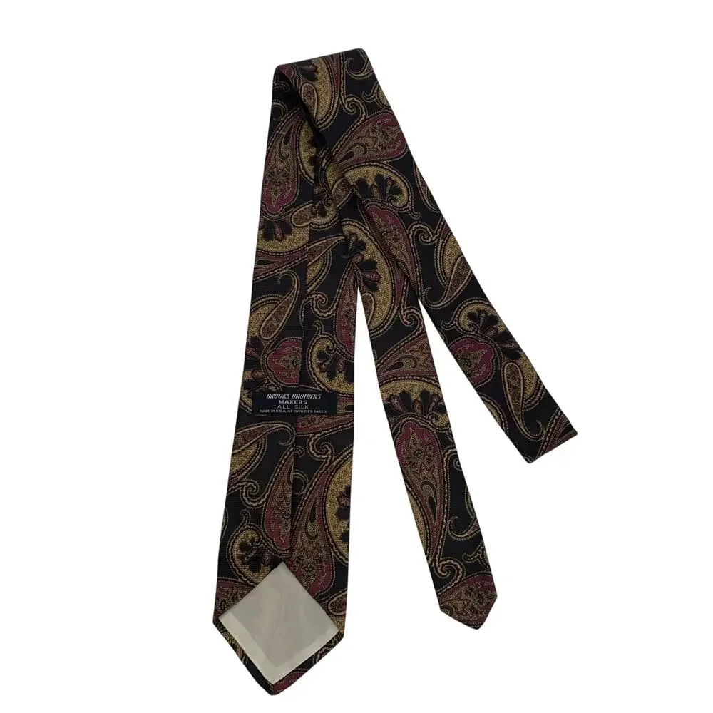 Brooks Brother Mens Tie Black Paisley Pattern all over Silk Classic Business